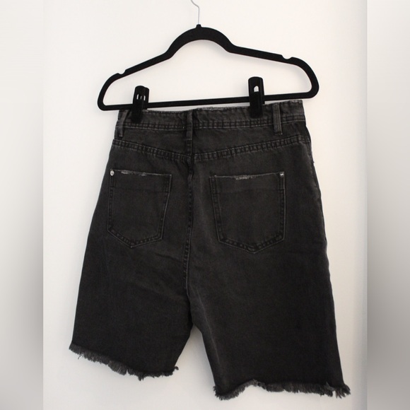 Misguided Longline Denim Shorts in Black - Picture 2 of 4